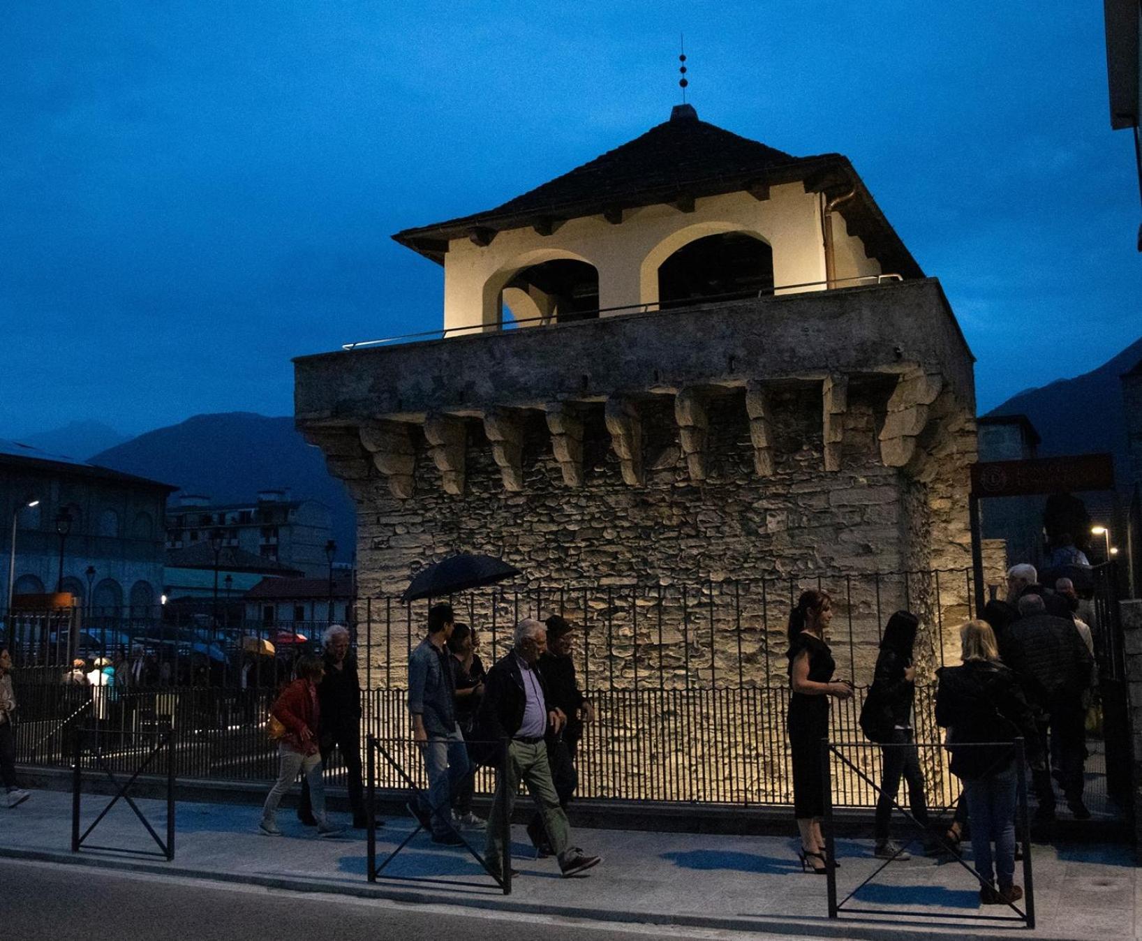 Casa Dell'Edera - Holiday Apartment In Domodossola Exterior photo